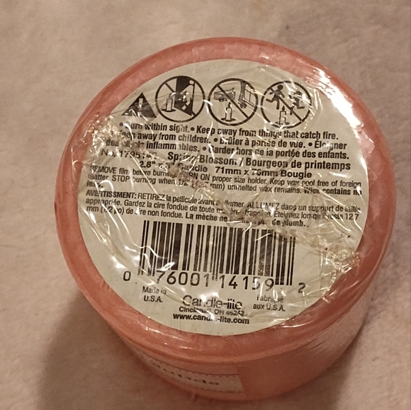 NWT! Bundle Of Spring Blossom Pillar Candles (Set Of 3) - Picture 4 of 9